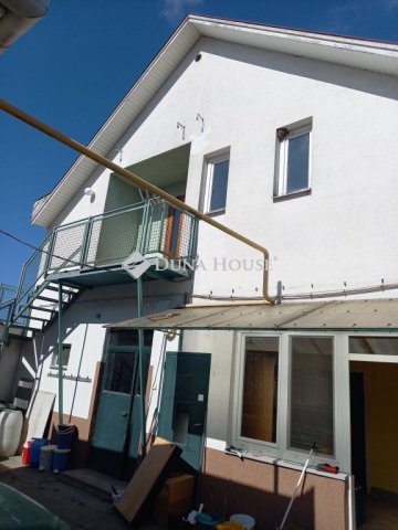 Eladó családi ház, Gyöngyösön 120 M Ft, 2+1 szobás