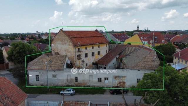 Eladó családi ház, Szegeden 375 M Ft, 5 szobás