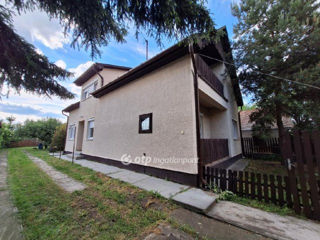 Eladó családi ház, Szeghalmon 38 M Ft, 4+1 szobás