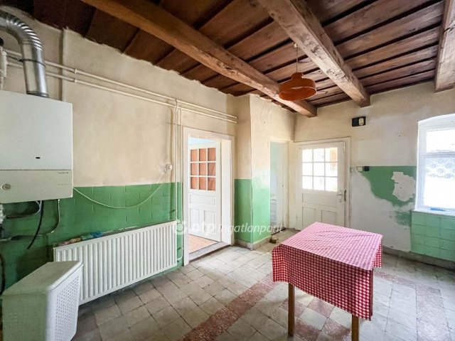 Eladó családi ház, Tápszentmiklóson 18.9 M Ft, 2 szobás