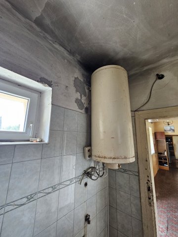 Eladó családi ház, Bakonypölöskén 12 M Ft, 3 szobás