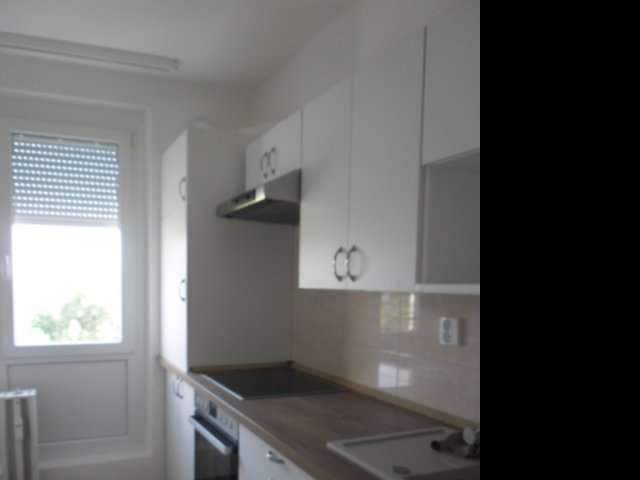 Kiadó panellakás, albérlet, Szekszárdon 120 E Ft / hó