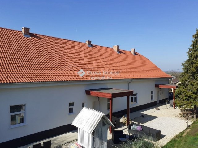 Eladó családi ház, Söjtörön 110 M Ft, 8+1 szobás