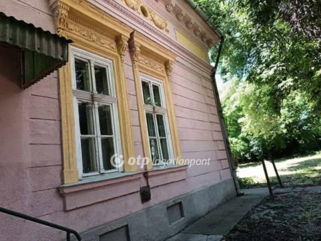 Eladó családi ház, Túrkevén 10.5 M Ft, 1 szobás