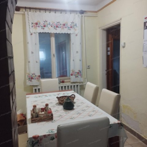 Eladó családi ház, Törökszentmiklóson 25 M Ft, 3 szobás