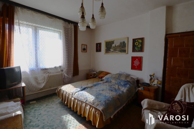 Eladó családi ház, Győrött 56.7 M Ft, 5 szobás