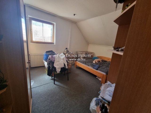 Eladó családi ház, Szigetszentmiklóson 104.9 M Ft, 5 szobás