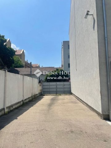 Eladó ipari ingatlan, Budapesten, XIII. kerületben 2060.4 M Ft
