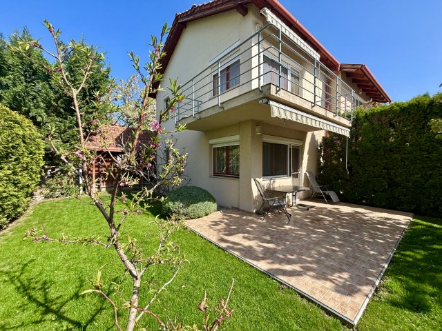 Eladó téglalakás, Balatonfüreden 128 M Ft, 3 szobás