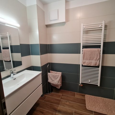 Kiadó téglalakás, albérlet, Komáromban 300 E Ft / hó, 2 szobás