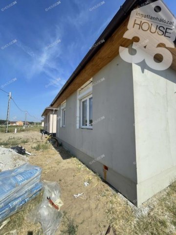 Eladó családi ház, Kecskeméten 59.5 M Ft, 4 szobás