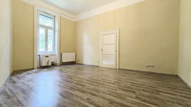 Eladó téglalakás, Budapesten, XII. kerületben, Győri úton