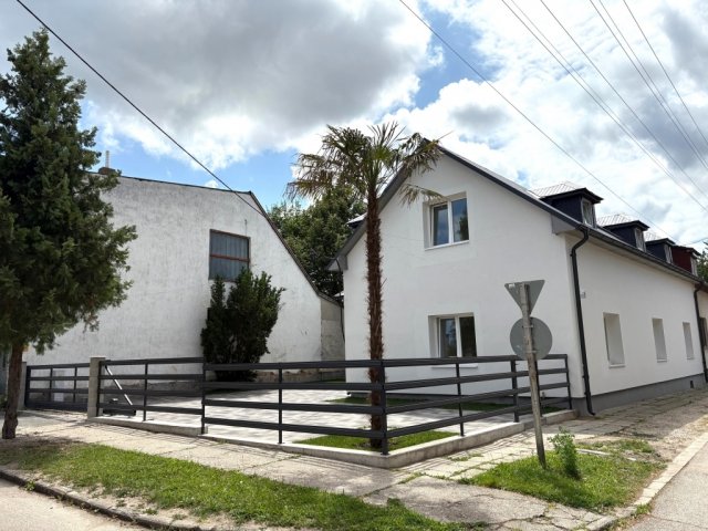 Eladó téglalakás, Esztergomban 44 M Ft, 2 szobás
