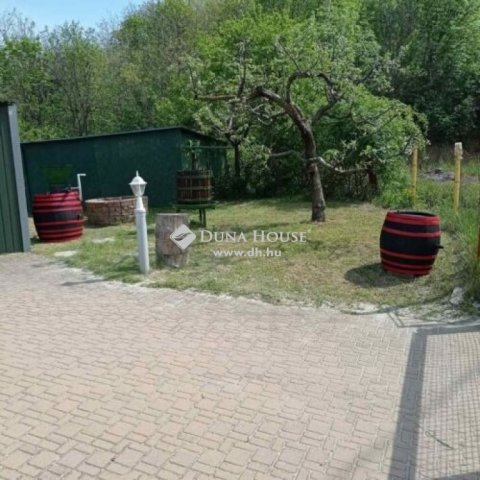 Eladó nyaraló, Szekszárdon 29.9 M Ft, 3 szobás