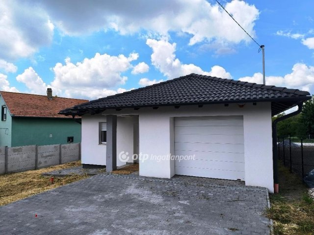 Eladó családi ház, Érden 109.9 M Ft, 4 szobás