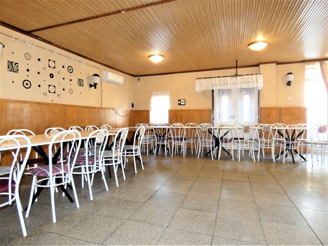 Eladó üzlethelyiség, Karcagon, Kisújszállási úton 43.5 M Ft