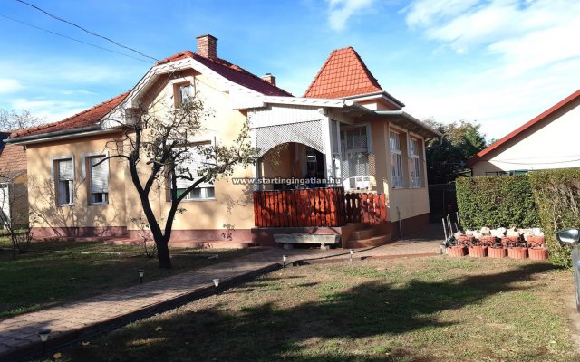 Eladó családi ház, Budapesten, XVII. kerületben, Lőrinci úton