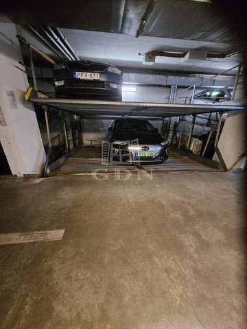 Eladó garázs, Budapesten, IV. kerületben, Munkásotthon utcában