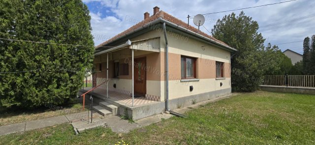 Eladó családi ház, Kőröstetétlenen 20.9 M Ft, 2 szobás