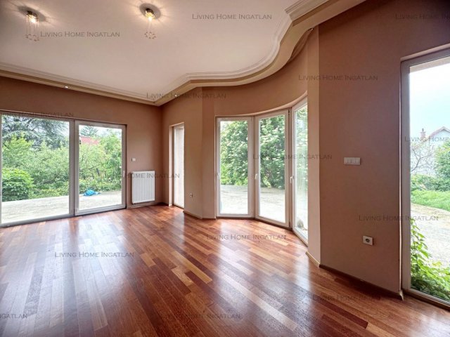 Eladó családi ház, Pilisborosjenőn 199.99 M Ft, 8 szobás