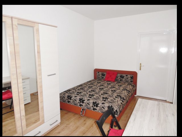 Kiadó panellakás, albérlet, Debrecenben 190 E Ft / hó, 3 szobás