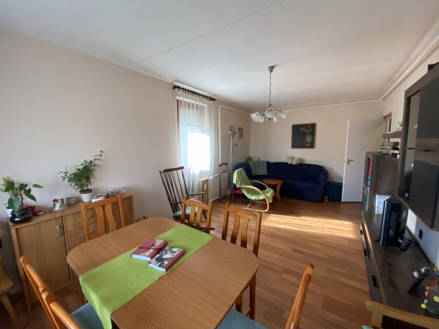 Eladó panellakás, Pécsett 37.9 M Ft, 2 szobás