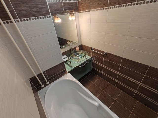 Eladó panellakás, Tatabányán 35 M Ft, 1 szobás