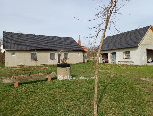 Eladó családi ház, Felgyőn 23.5 M Ft, 4 szobás