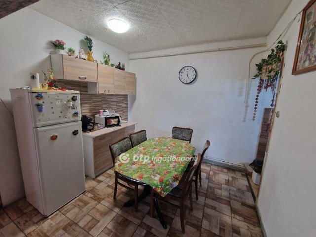 Eladó családi ház, Szakolyon 15 M Ft, 2+1 szobás