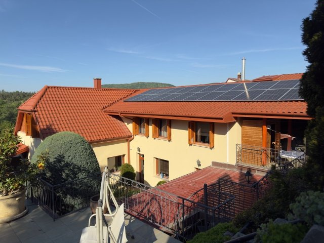 Eladó családi ház, Szentendrén 259.9 M Ft, 5 szobás