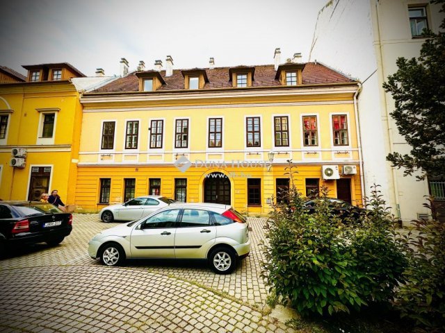 Eladó téglalakás, Győrött 83.9 M Ft, 3 szobás