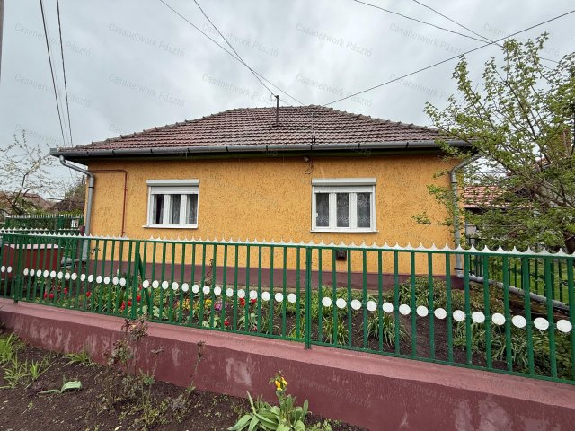 Eladó családi ház, Szarvasgedén 21 M Ft, 3 szobás