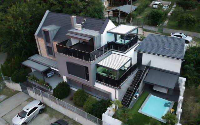 Eladó ikerház, Gödöllőn 224.9 M Ft, 5 szobás