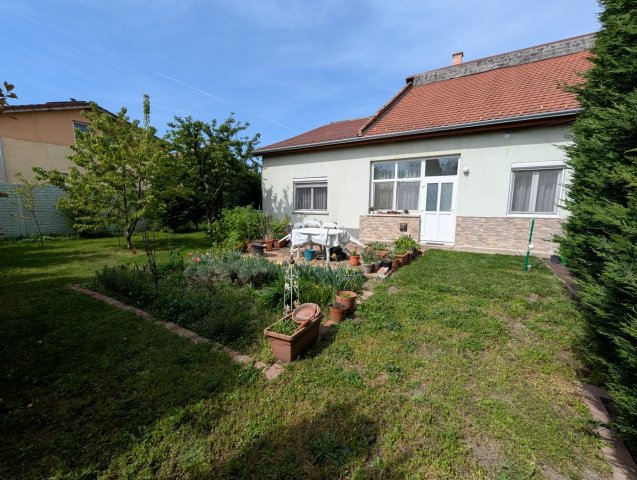 Eladó családi ház, Budapesten, XVIII. kerületben 58 M Ft
