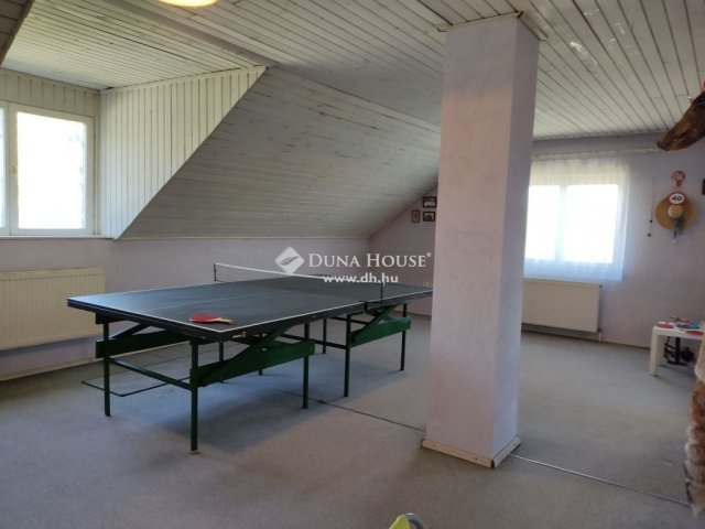 Eladó családi ház, Dunabogdányban 140 M Ft, 6+3 szobás