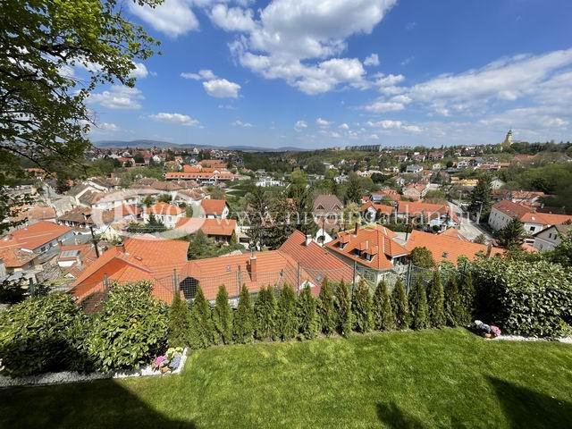 Kiadó családi ház, albérlet, Veszprémben 550 E Ft / hó