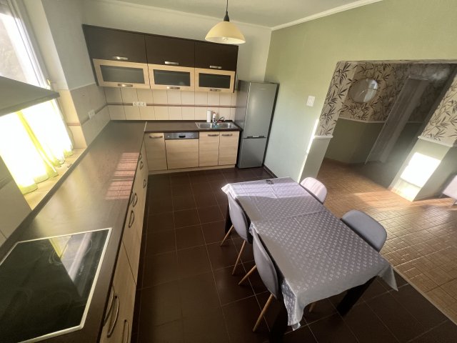 Kiadó családi ház, albérlet, Debrecenben 350 E Ft / hó