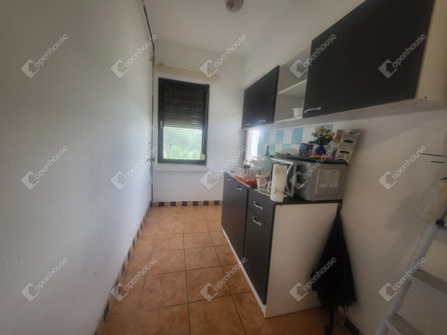 Eladó családi ház, Bajóton 34 M Ft, 5 szobás