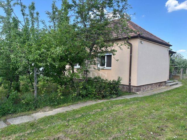 Eladó családi ház, Egyházasrádócon 36.9 M Ft, 2 szobás
