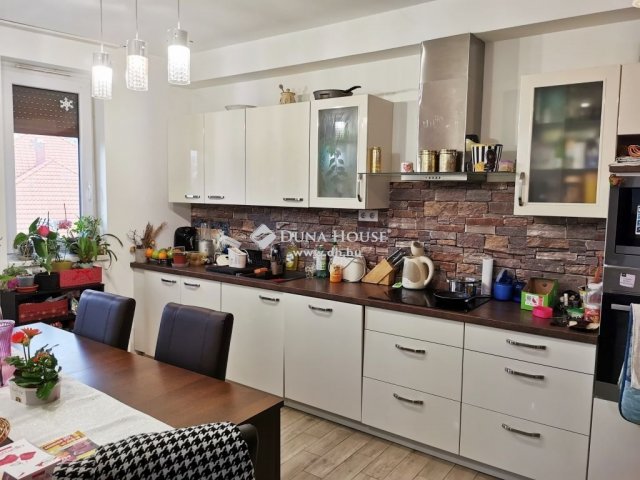 Kiadó téglalakás, albérlet, Kecskeméten 260 E Ft / hó