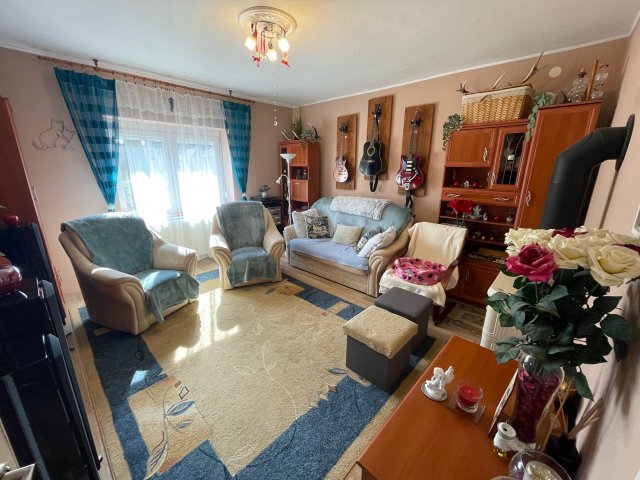 Eladó családi ház, Keszthelyen 84.9 M Ft, 5 szobás