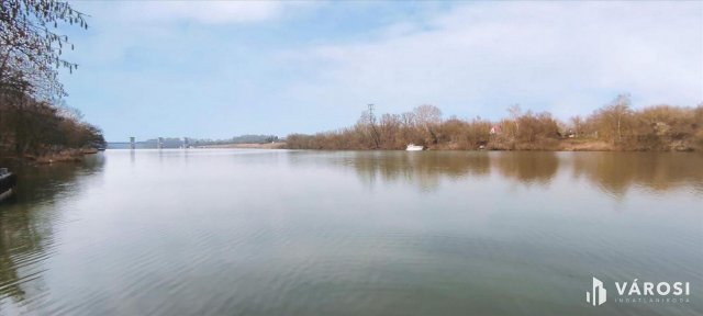 Eladó nyaraló, Tiszalökön 48 M Ft, 6 szobás