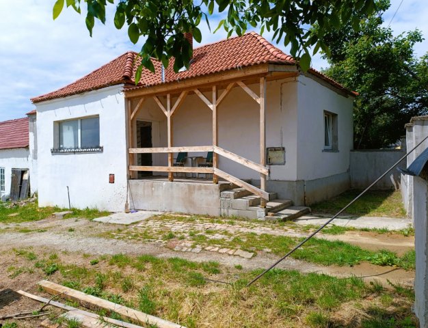 Eladó családi ház, Sümegen 26 M Ft, 2 szobás