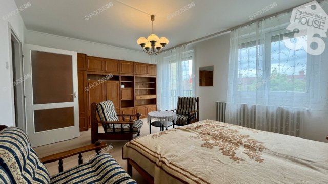 Kiadó panellakás, albérlet, Kecskeméten 200 E Ft / hó, 3 szobás