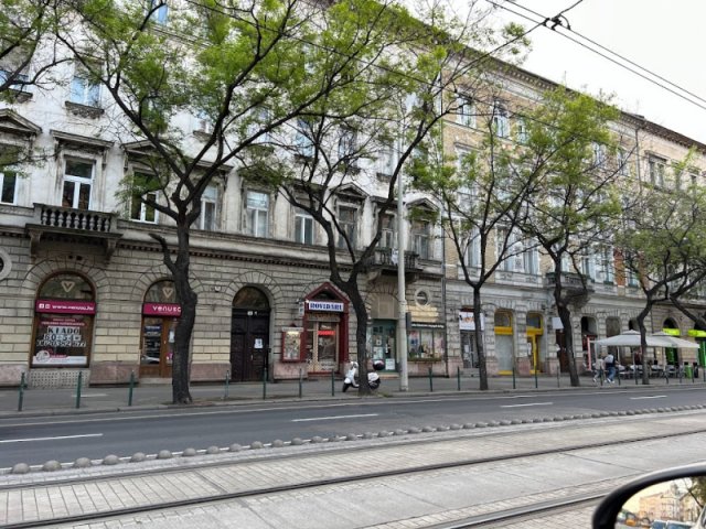 Eladó üzlethelyiség, Budapesten, IX. kerületben, Ferenc körúton