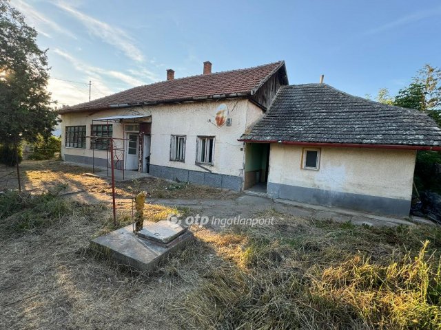 Eladó családi ház, Egyeken 3.5 M Ft, 3 szobás