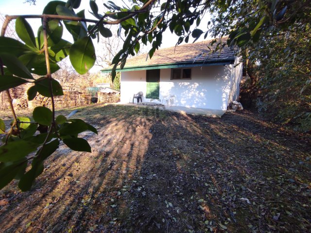 Eladó családi ház, Budakeszin 49.98 M Ft, 2 szobás