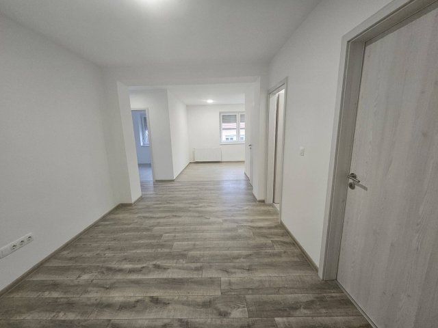 Eladó családi ház, Szombathelyen 140 M Ft, 7 szobás