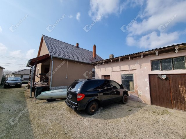 Eladó családi ház, Téten 76 M Ft, 3 szobás