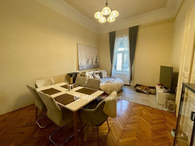 Eladó téglalakás, Budapesten, VII. kerületben 87.9 M Ft